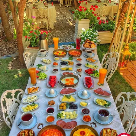 מלון Ada Buyukada 4*